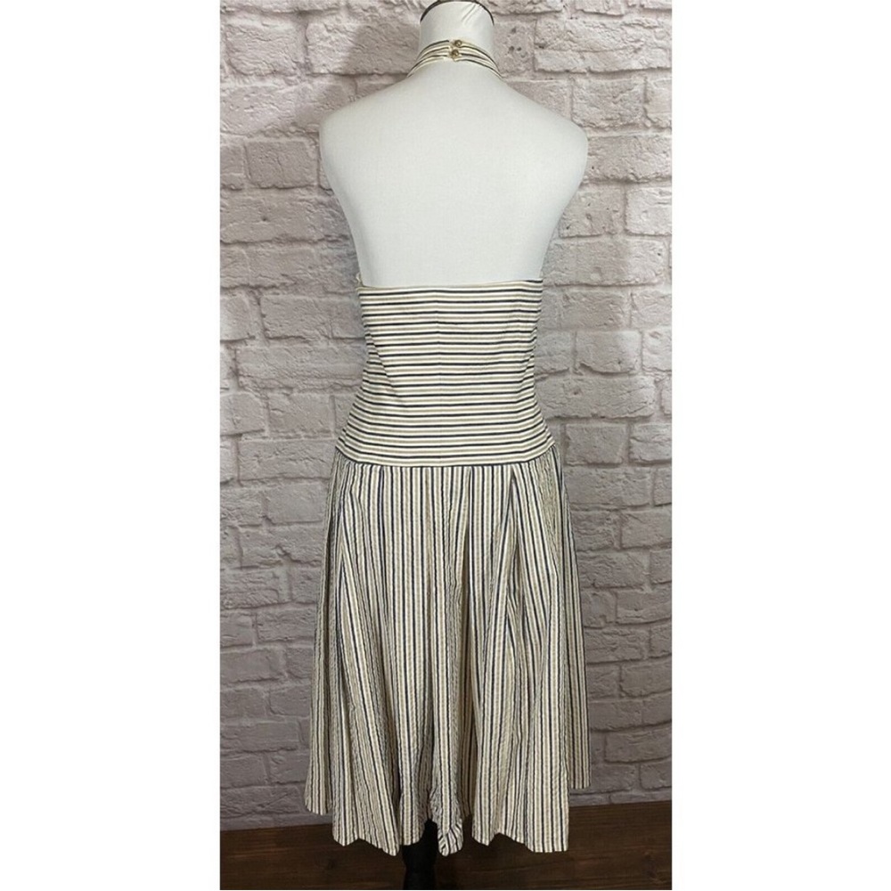 DUÉ Per DUÉ Retro Seersucker Halter Dress - Pleated Striped Woven Cotton - Picture 3 of 8